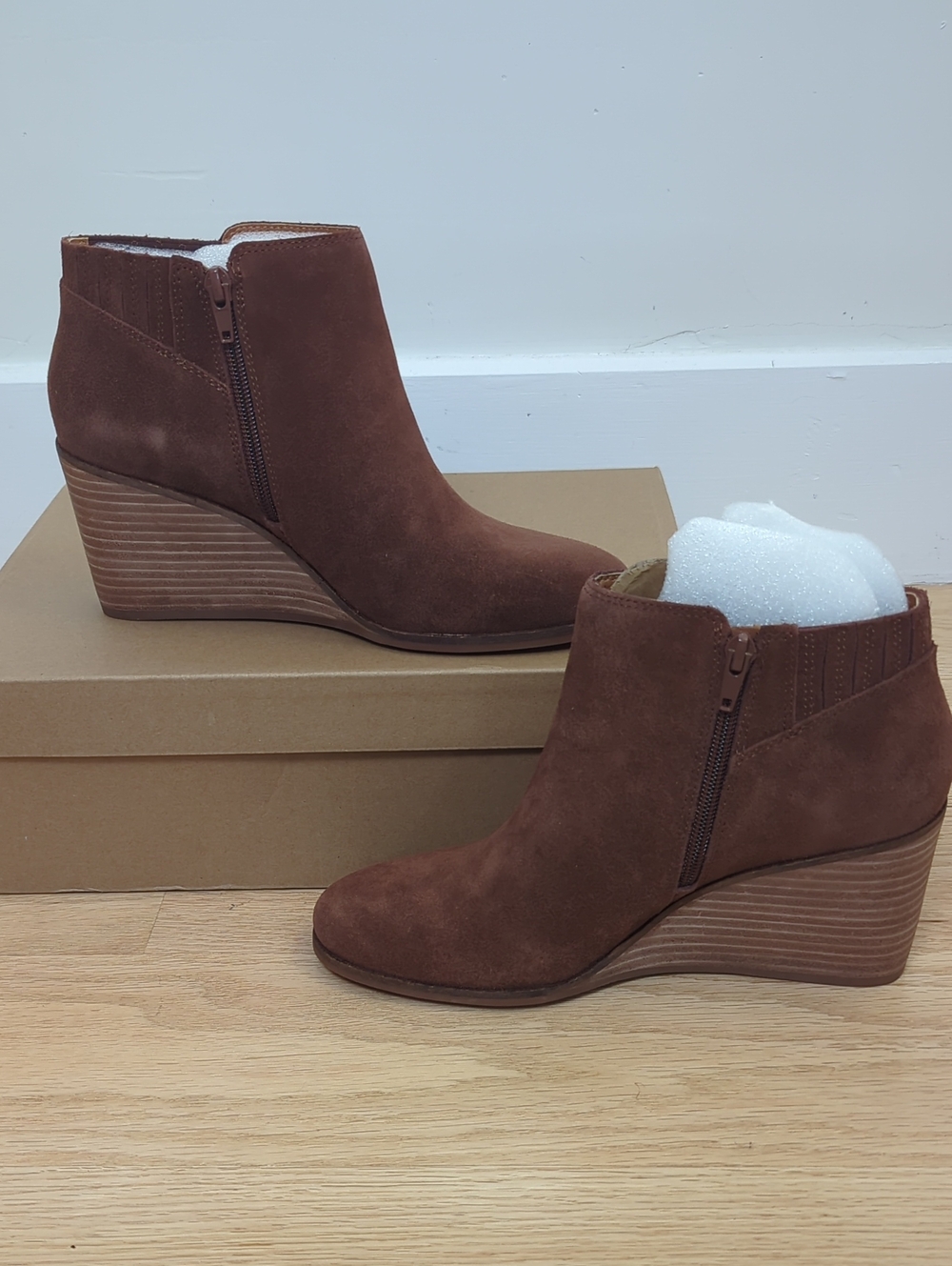 NIB Lucky Brand Zorla Roasted Oiled Suede Wedge Ankle Bootie Size 8M